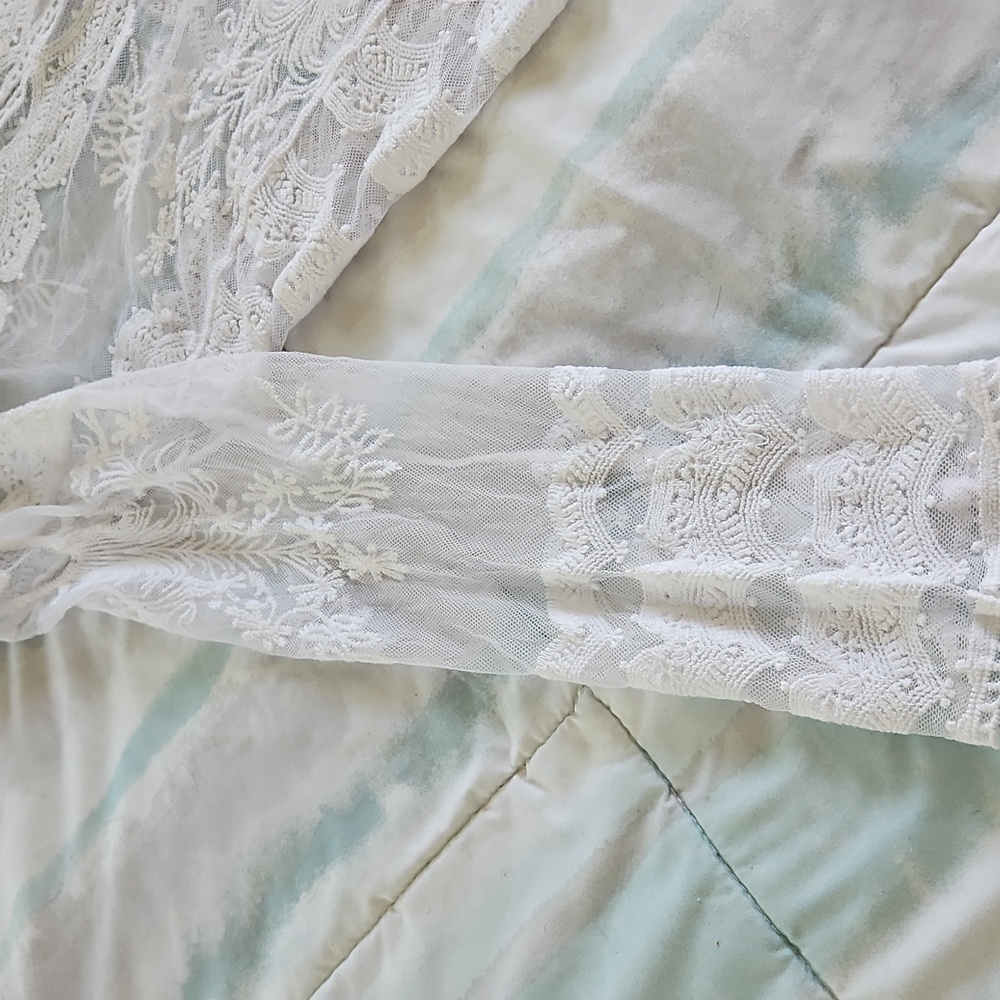 NWT Rabbit Rabbit Rabbit Design Sheer Lace Shrug Top Size M - Picture 9 of 13